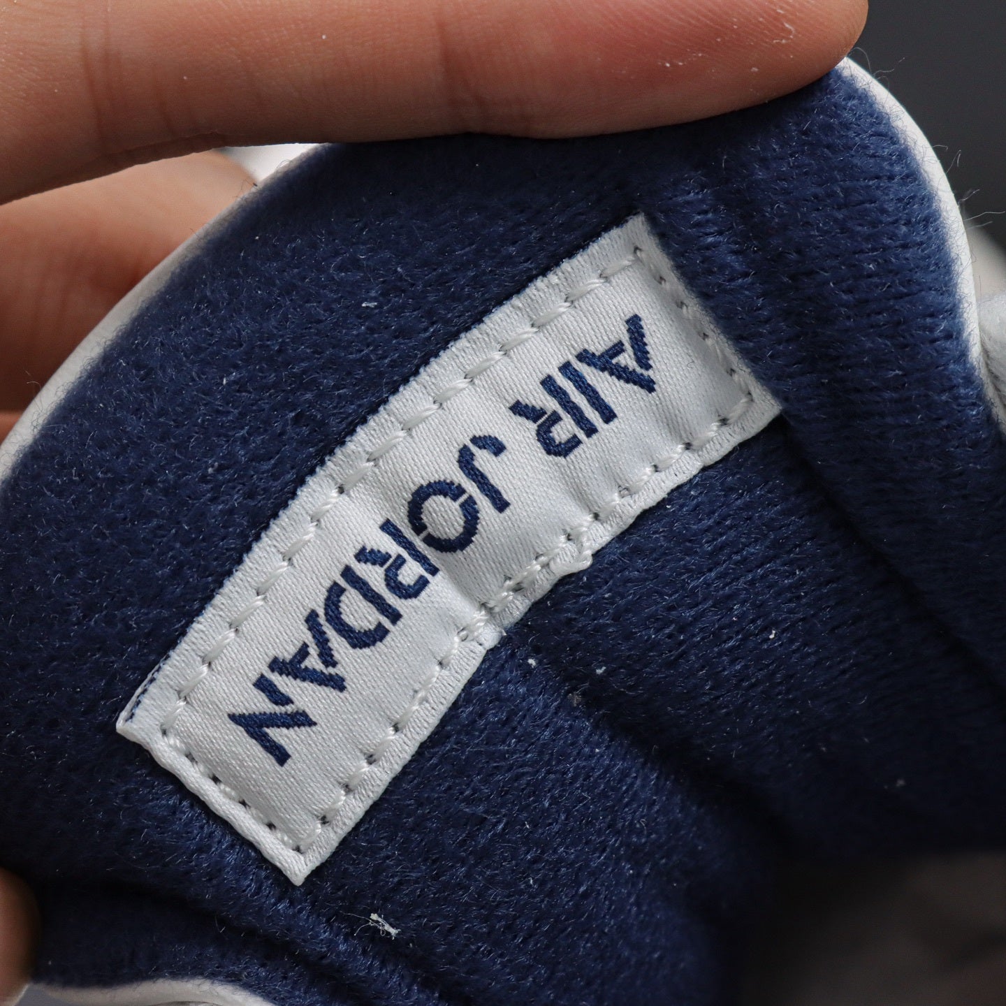 Air Jordan 4 x Nike SB Varsity Red