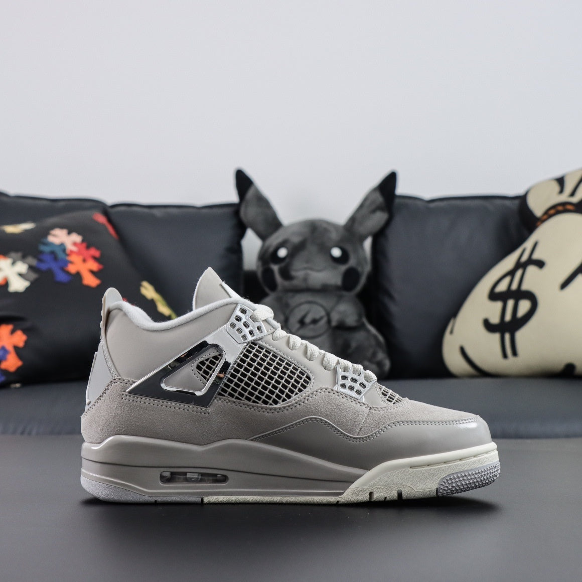 Air Jordan 4 Frozen Moments