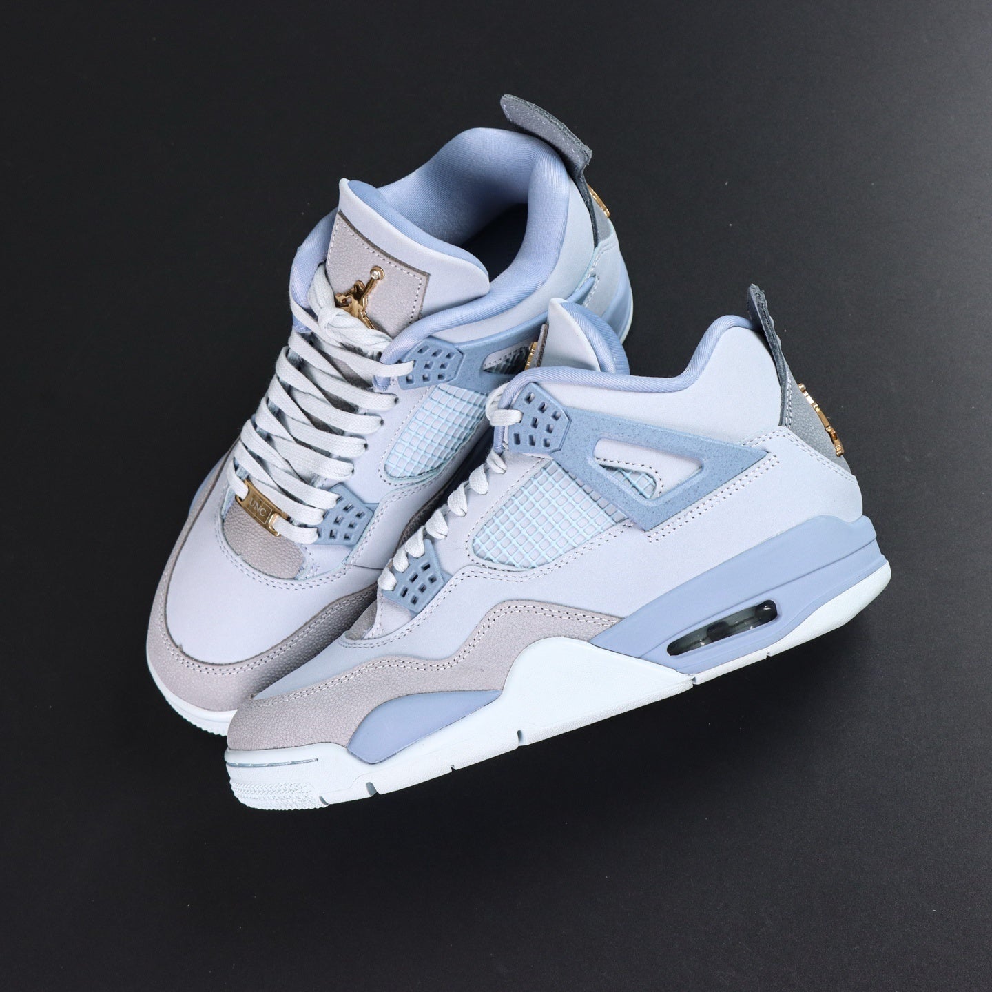 Air Jordan 4 Retro OG UNC Tar Heel PE