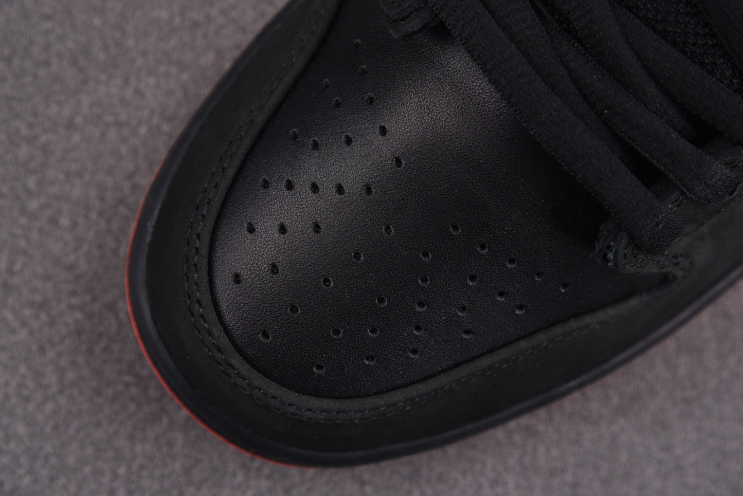 Nike SB Dunk Black Pigeon