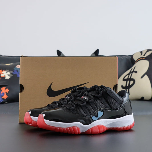 Air Jordan 11  Retro Low Bred