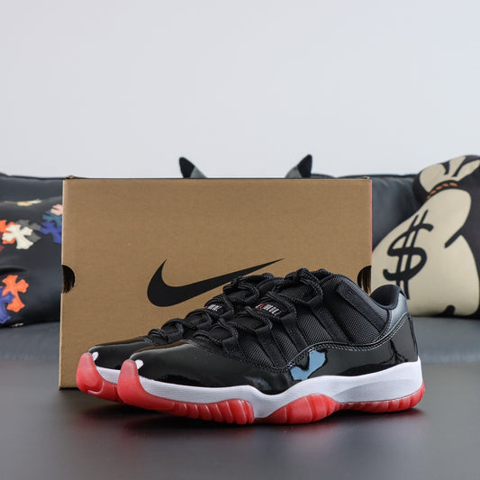 Air Jordan 11  Retro Low Bred