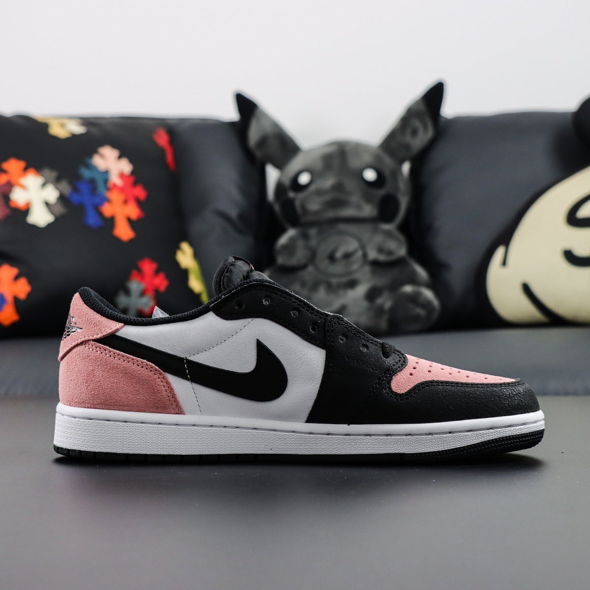 Air Jordan 1 Low OG Bleached Coral