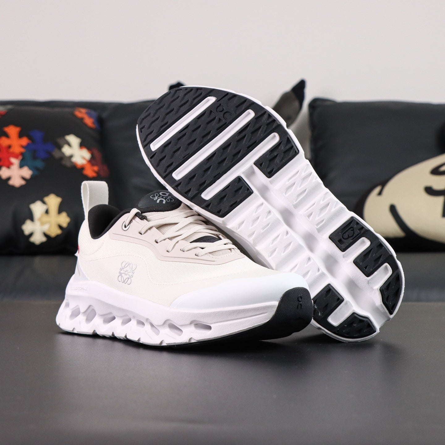 Cloudsurfer white and black