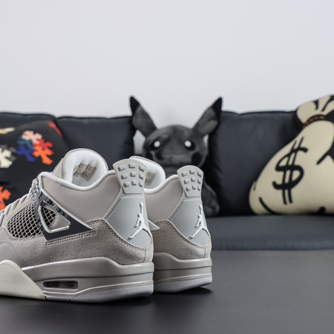 Air Jordan 4 Frozen Moments