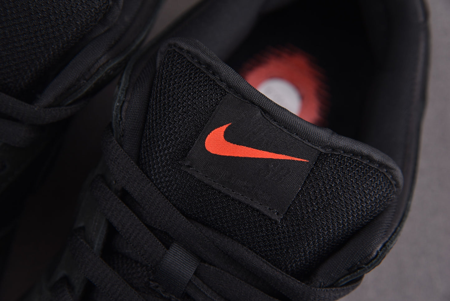 Nike SB Dunk Black Pigeon