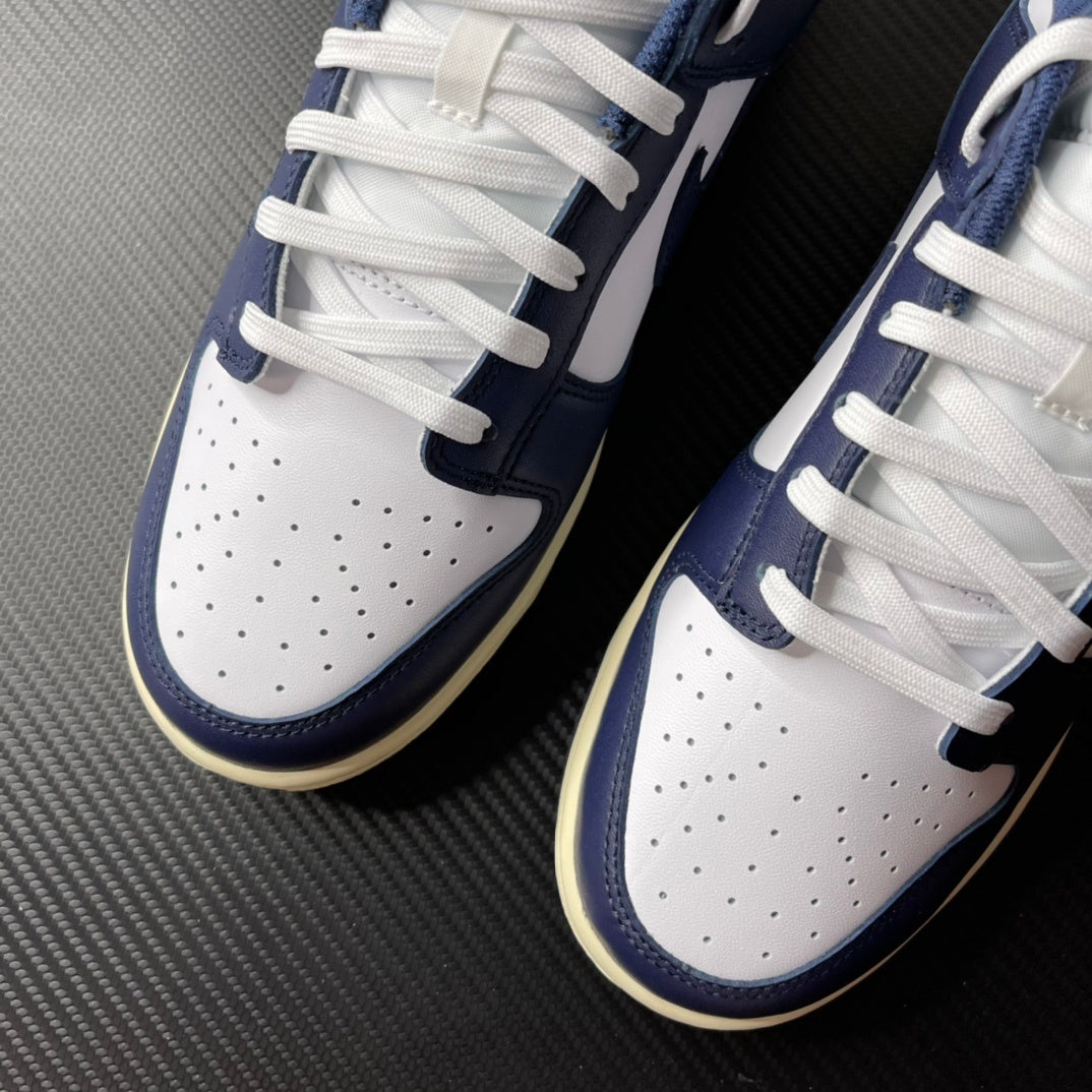 Nike Dunk Vintage Blue