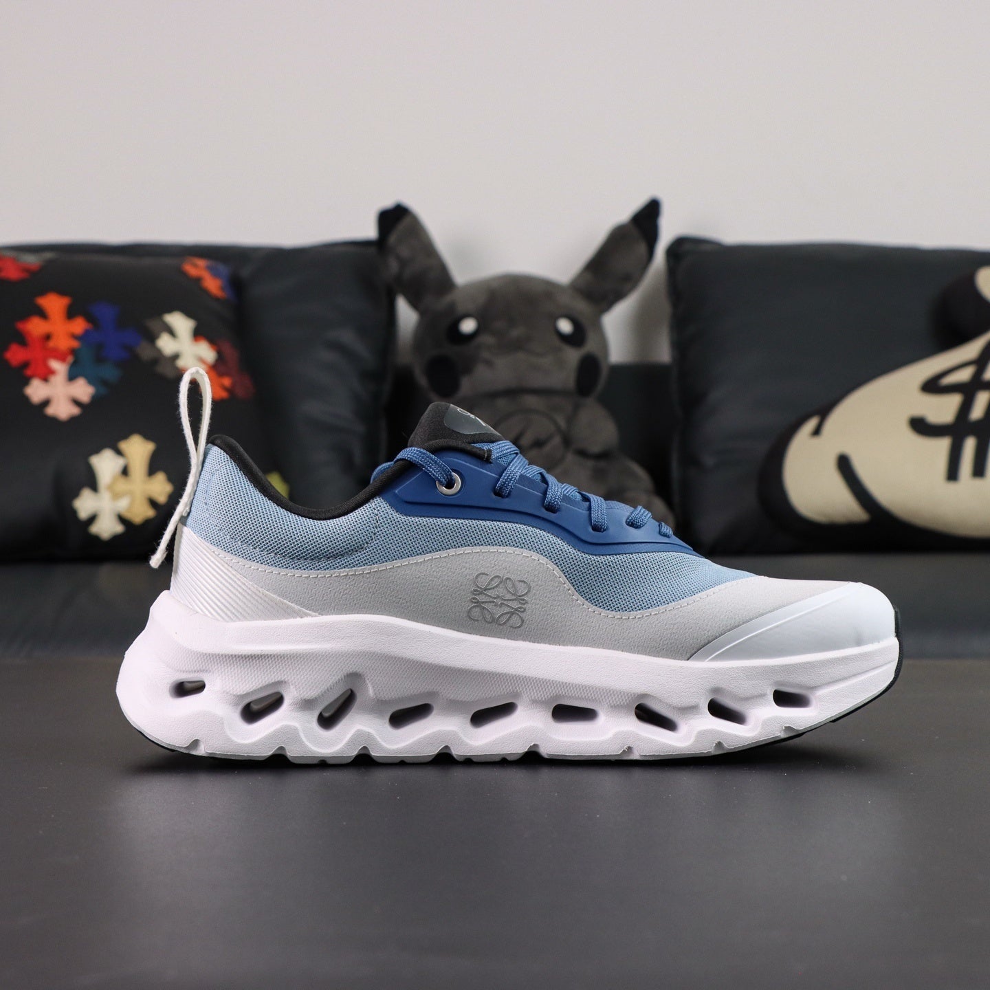 Cloudsurfer white and blue