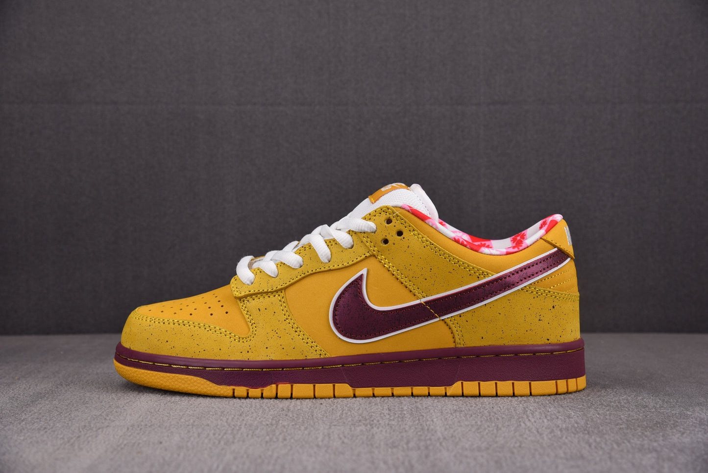 Nike SB Dunk Yellow Lobster