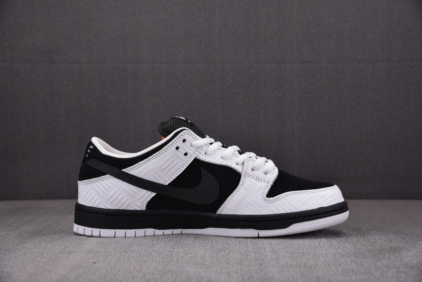 Nike SB Dunk x TIGHTBOOTH