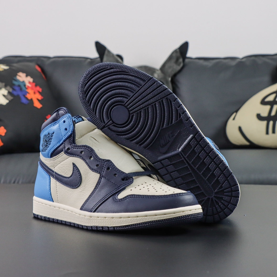 Air Jordan 1 Retro High OG Obsidian