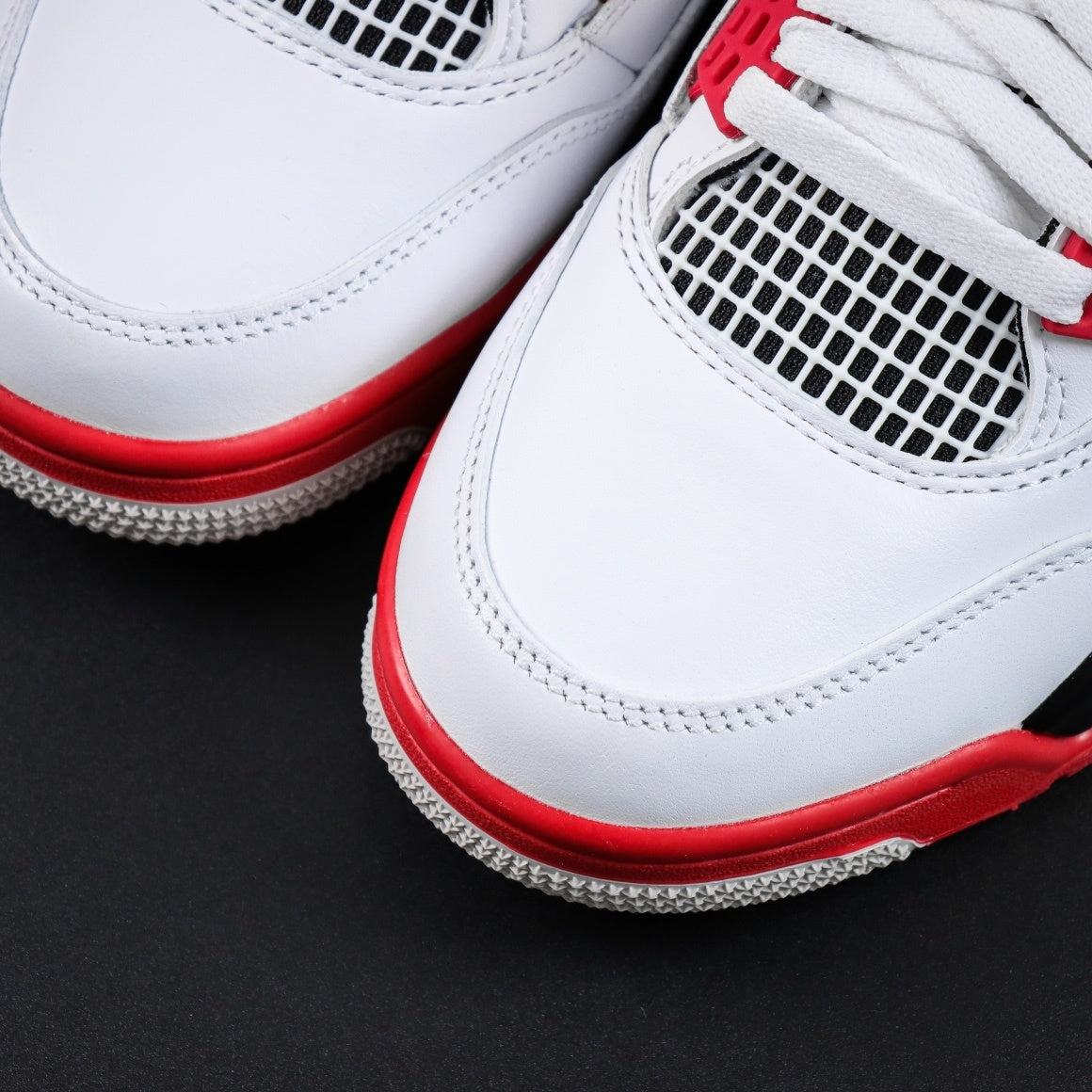 Air Jordan 4 Fire Red