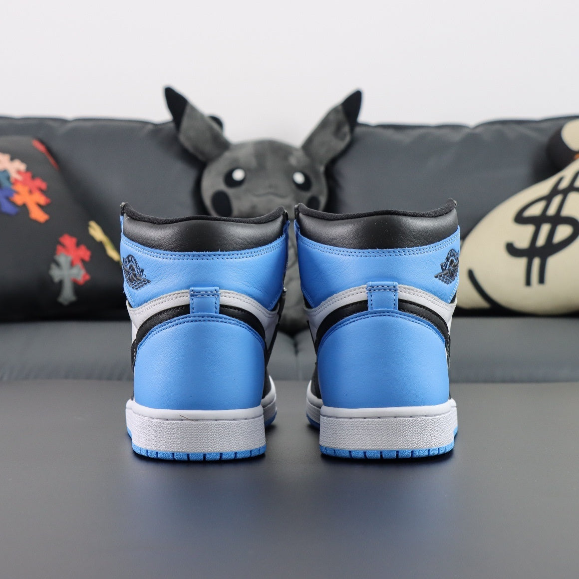 Air Jordan 1 Retro OG High UNC Black Toe