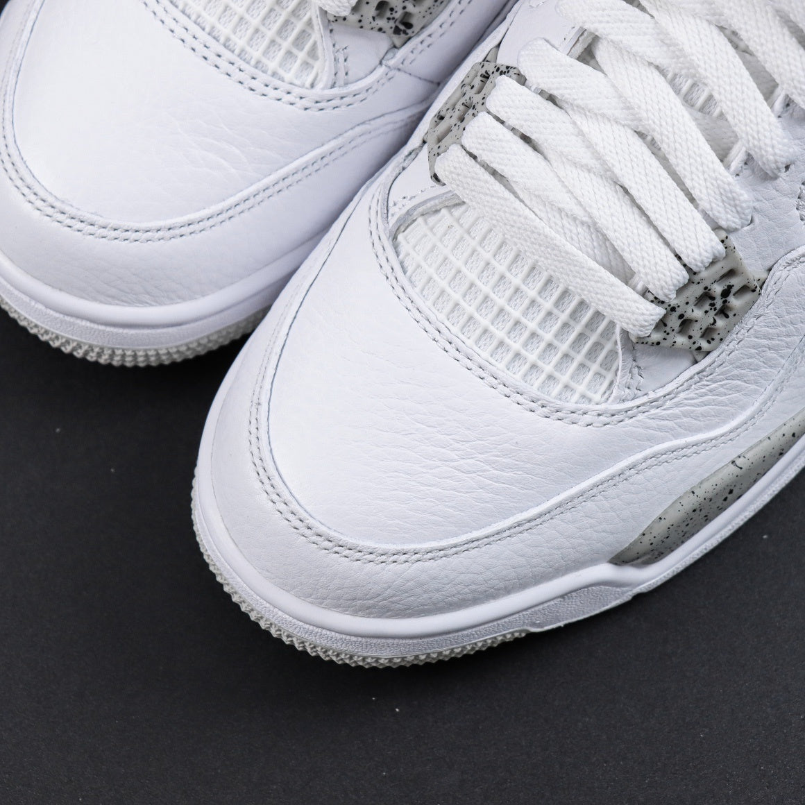 Air Jordan 4 White Oreo [2021]