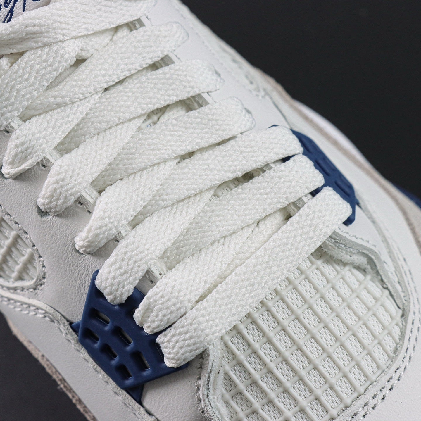 Air Jordan 4 x Nike SB Varsity Red