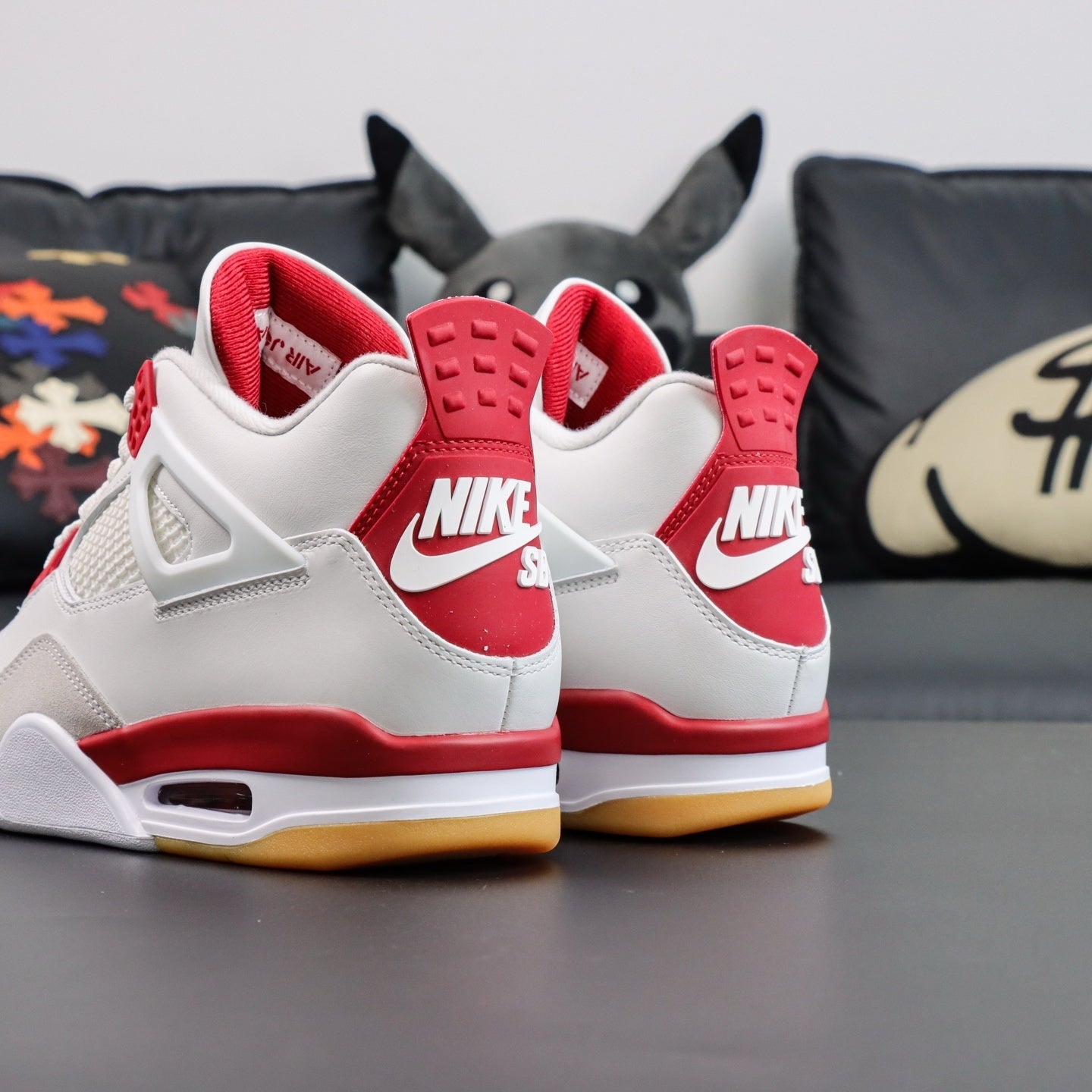 Air Jordan 4 x Nike SB Varsity Red