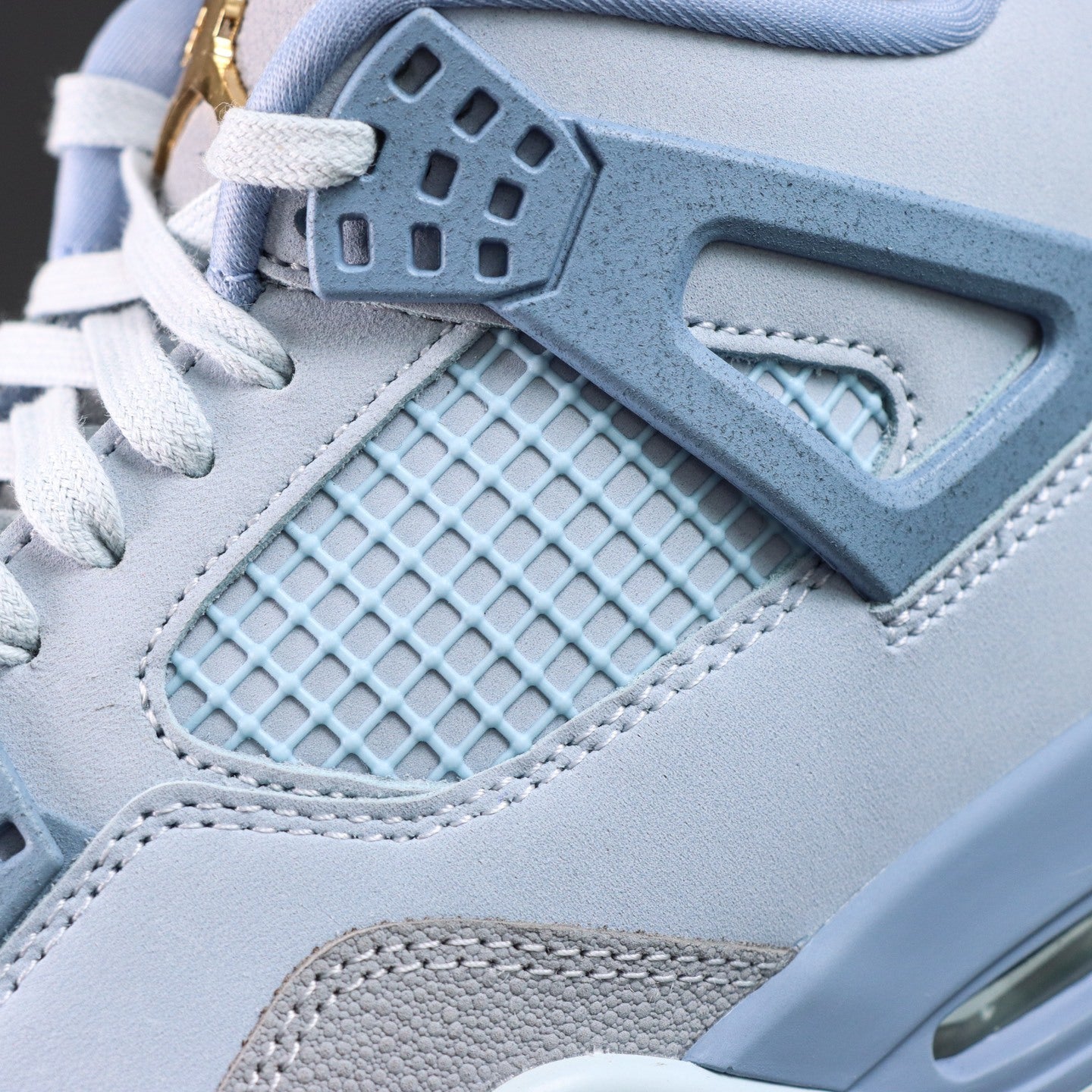Air Jordan 4 Retro OG UNC Tar Heel PE