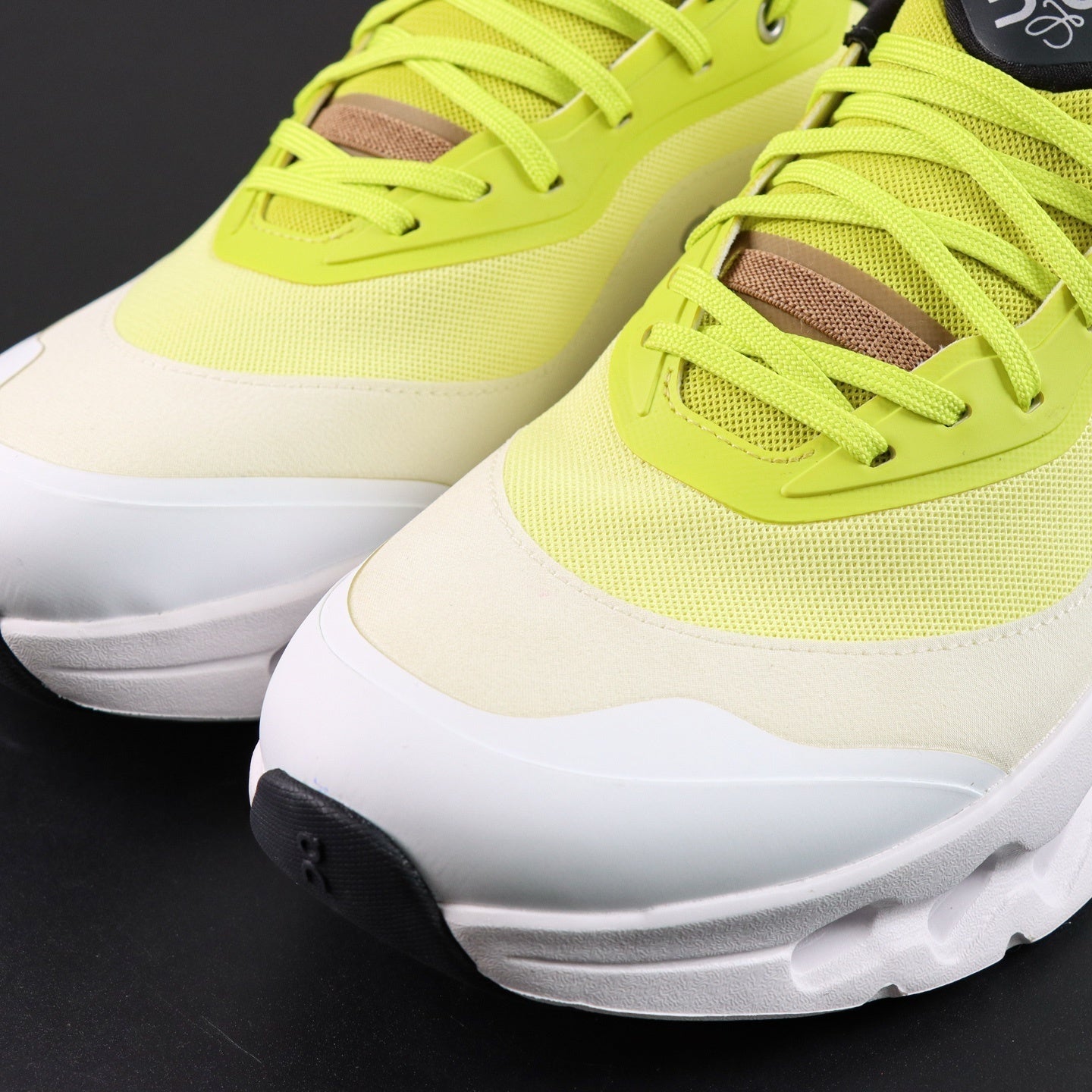 Cloudsurfer neon yellow